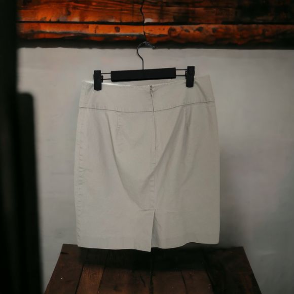 EUC Ladies Banana Republic Khaki Pencil Mini Skirt Size 4 - Picture 3 of 9